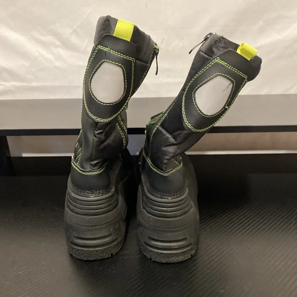 Dream Pairs‎ Kid's Winter/Snow Boots Size 6 Black with Green Trim/Faux Fur